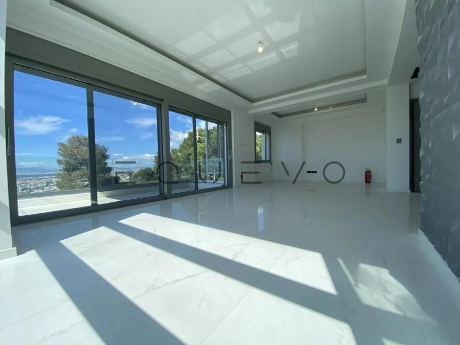 (For Sale) Residential Detached house || East Attica/Voula - 690 Sq.m, 4 Bedrooms, 3.900.000€ 